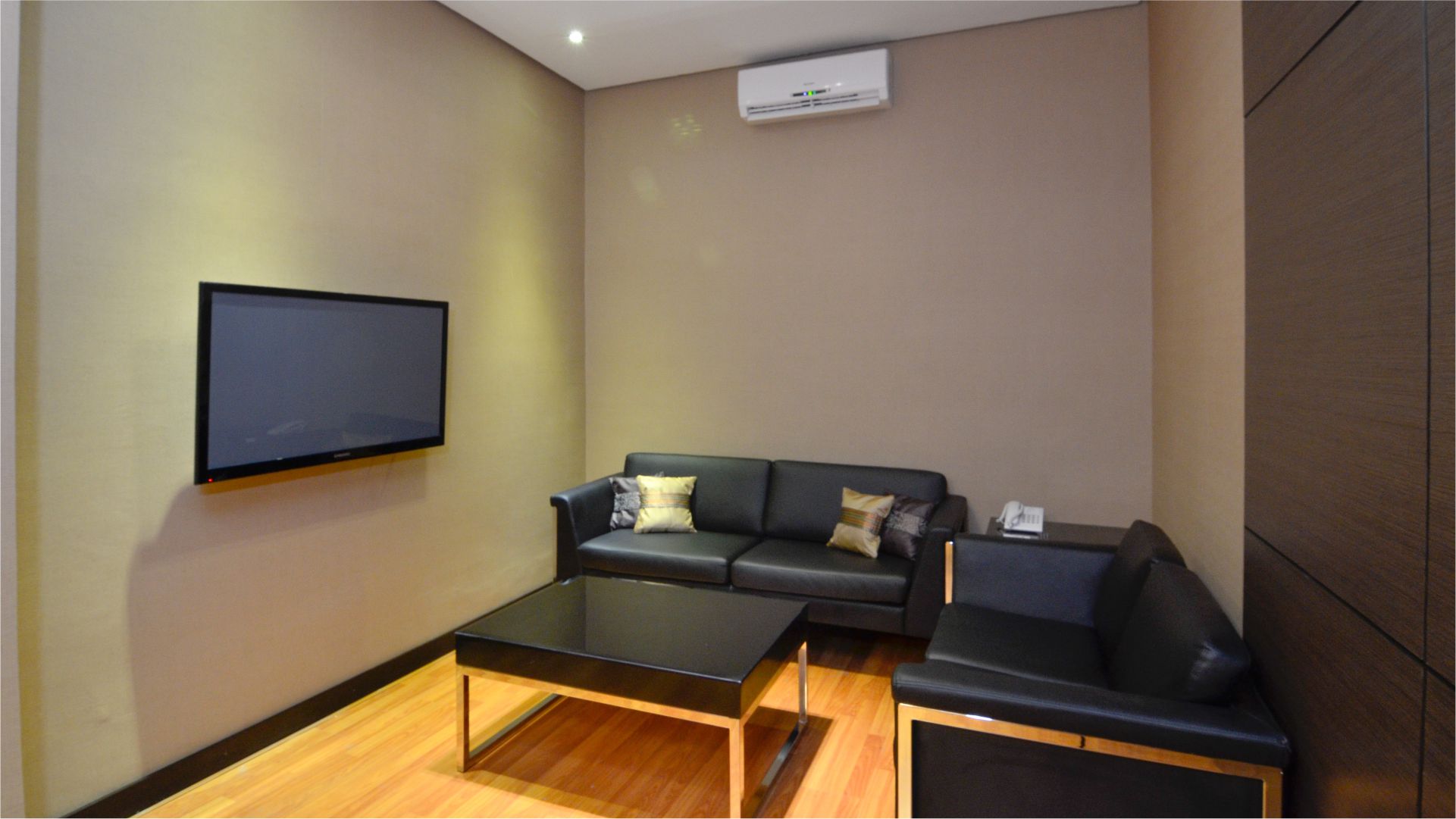 Royal Suite - living room